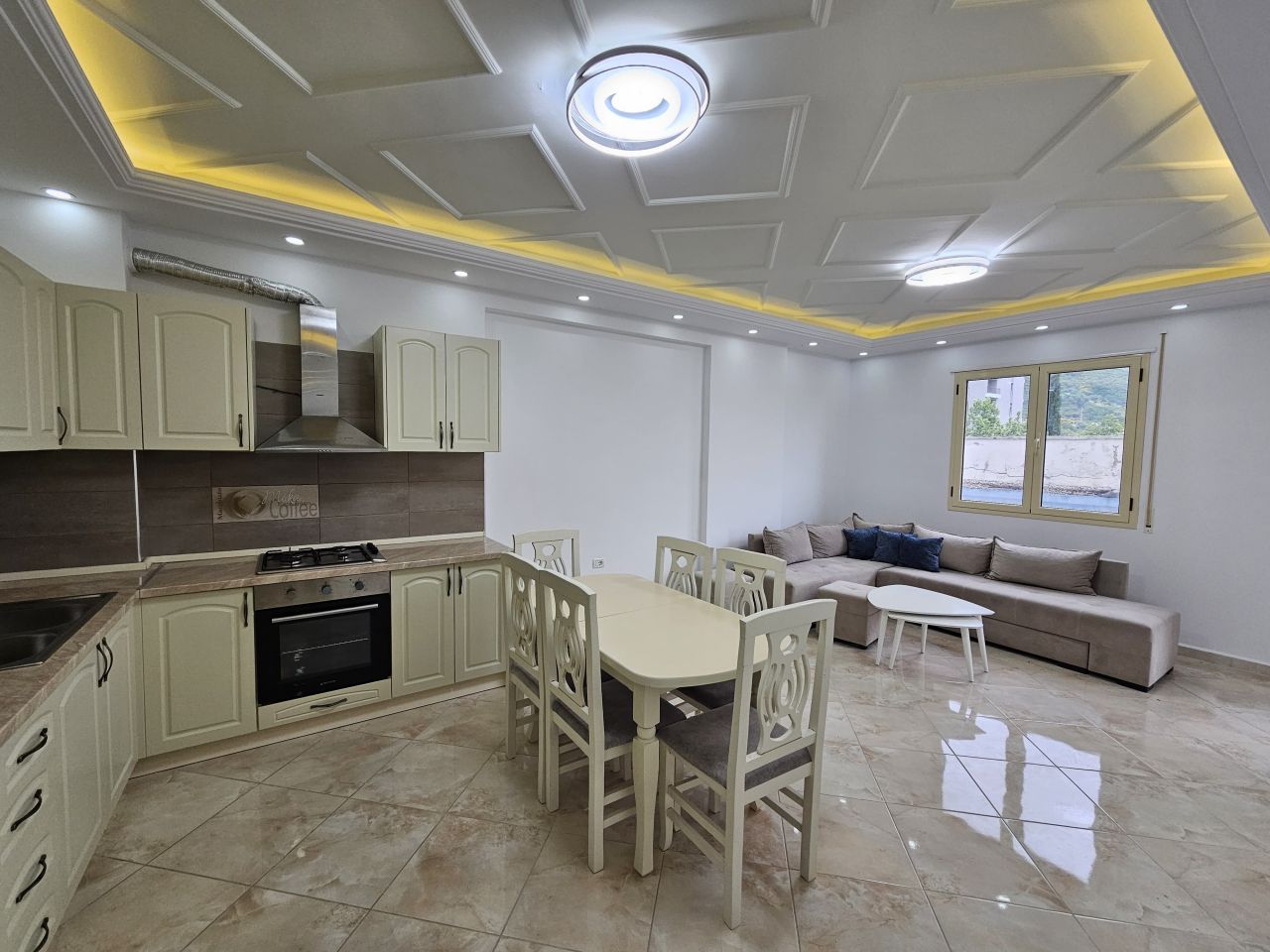 Квартира на продажу в Лунгомаре Влера, Албания